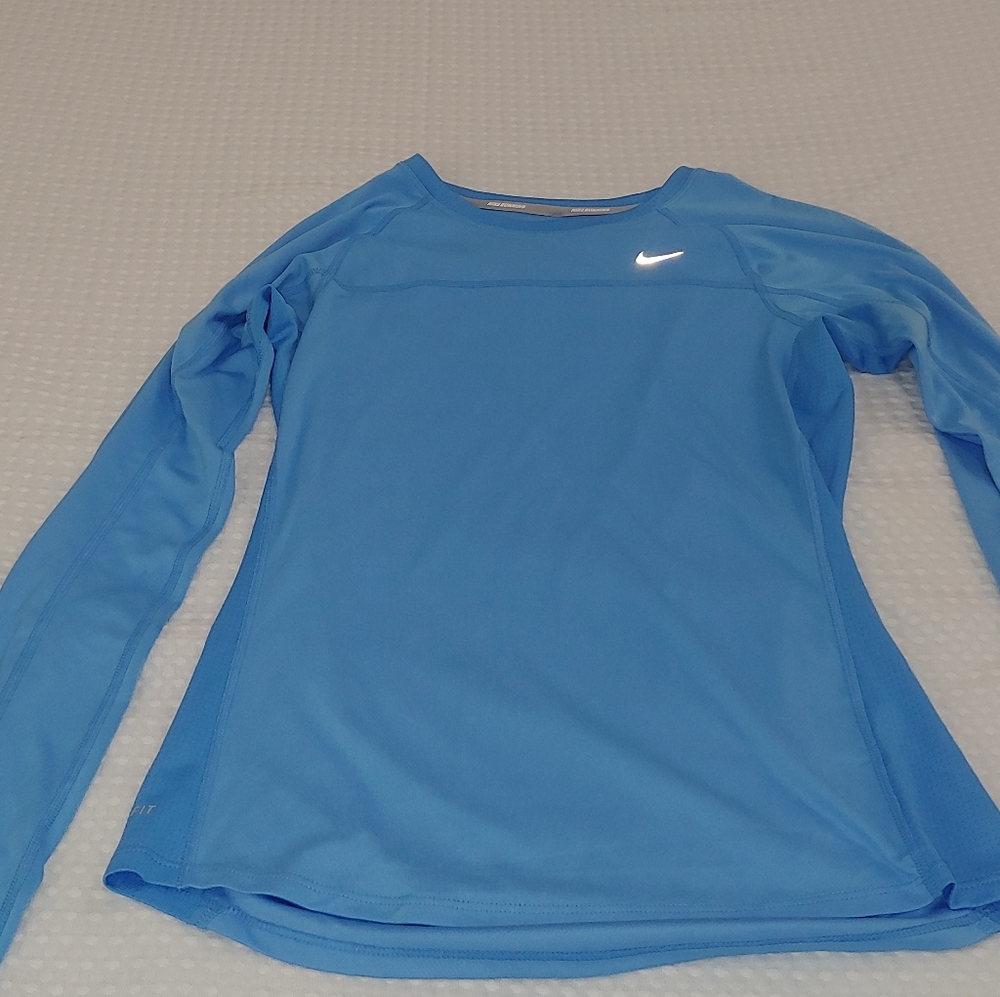 Nike running long sleeve shirt